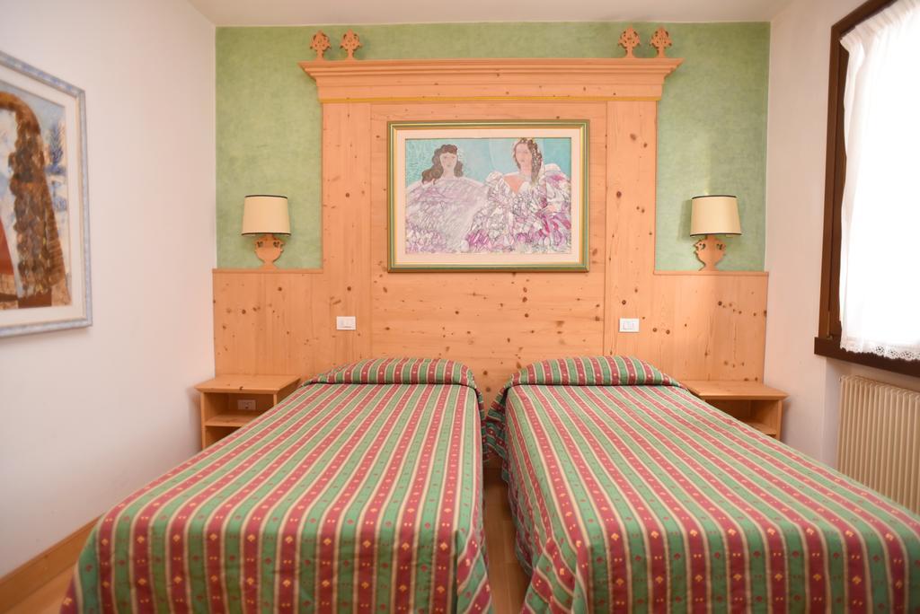 Albergo Da Gildo フォッリーナ エクステリア 写真